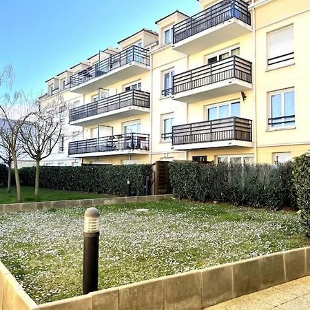 Grand F3 A 30Mn De Paris - Terrasse + Parking Prive Apartment Сент-Уан-л'Омон Екстериор снимка