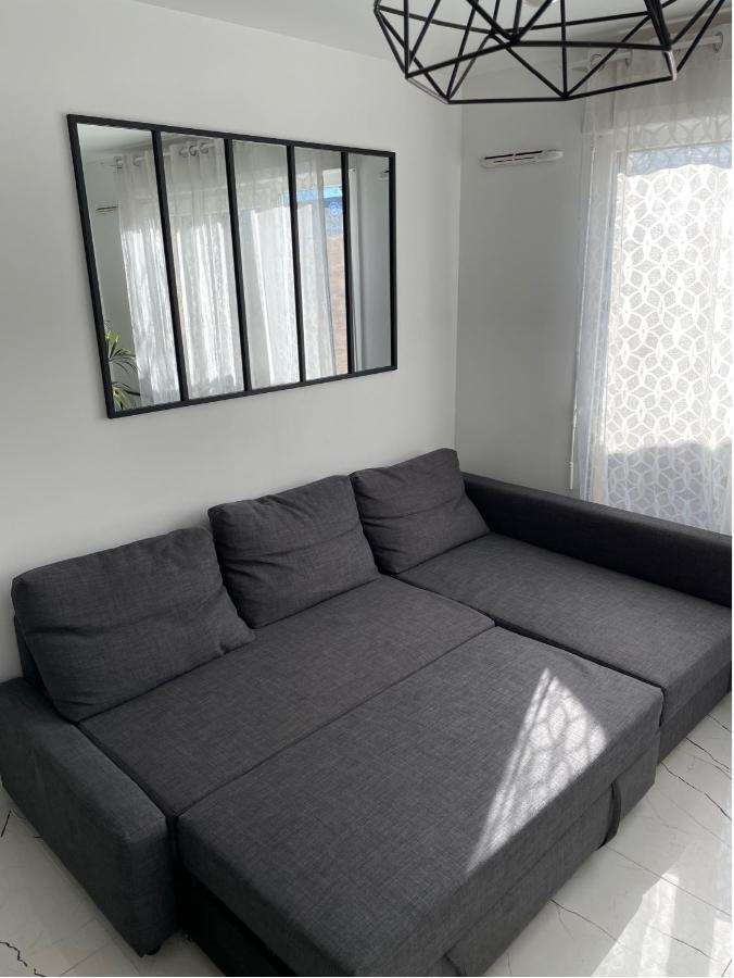 Grand F3 A 30Mn De Paris - Terrasse + Parking Prive Apartment Сент-Уан-л'Омон Екстериор снимка